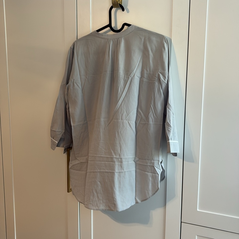 Uniqlo Gray 3/4 Sleeve Mandarin Collar Blouse - Picture 4 of 5